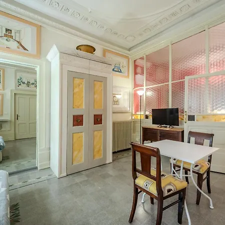 Centro Assoluto, Parcheggio - Museo Privato Apartament